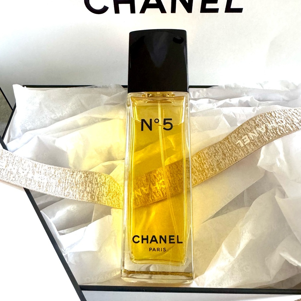 CHANEL No. 5 Eau De Toilette Perfume